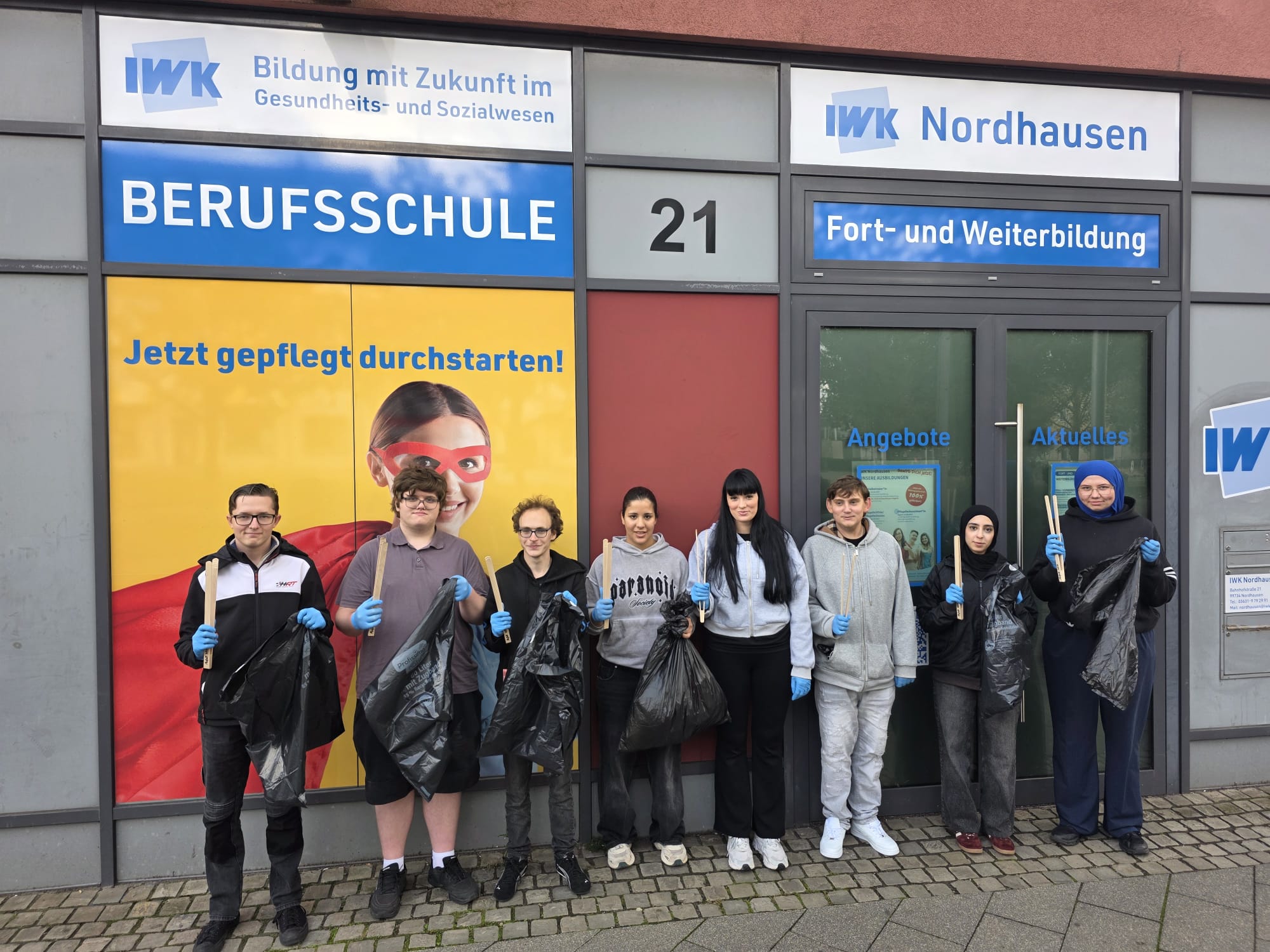 Sozialbetreuer in Nordhausen beteiligen sich am World Clean Up Day